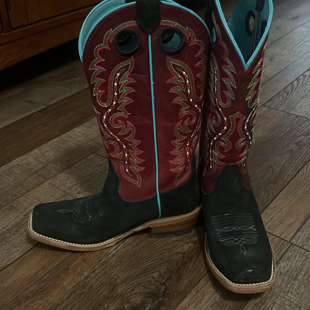 Ariat Women's Red and Black Western Boots